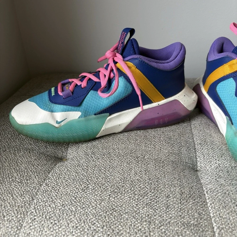 Size 6,5Y EU 39- Nike Air Zoom Crossover Low Baltic‎ Blue Pink Glow Basketball
